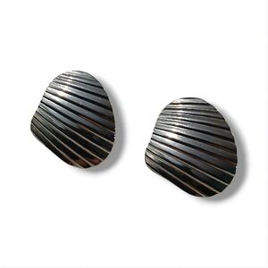 Vintage Silver Tone Shell Clip-On Earrings